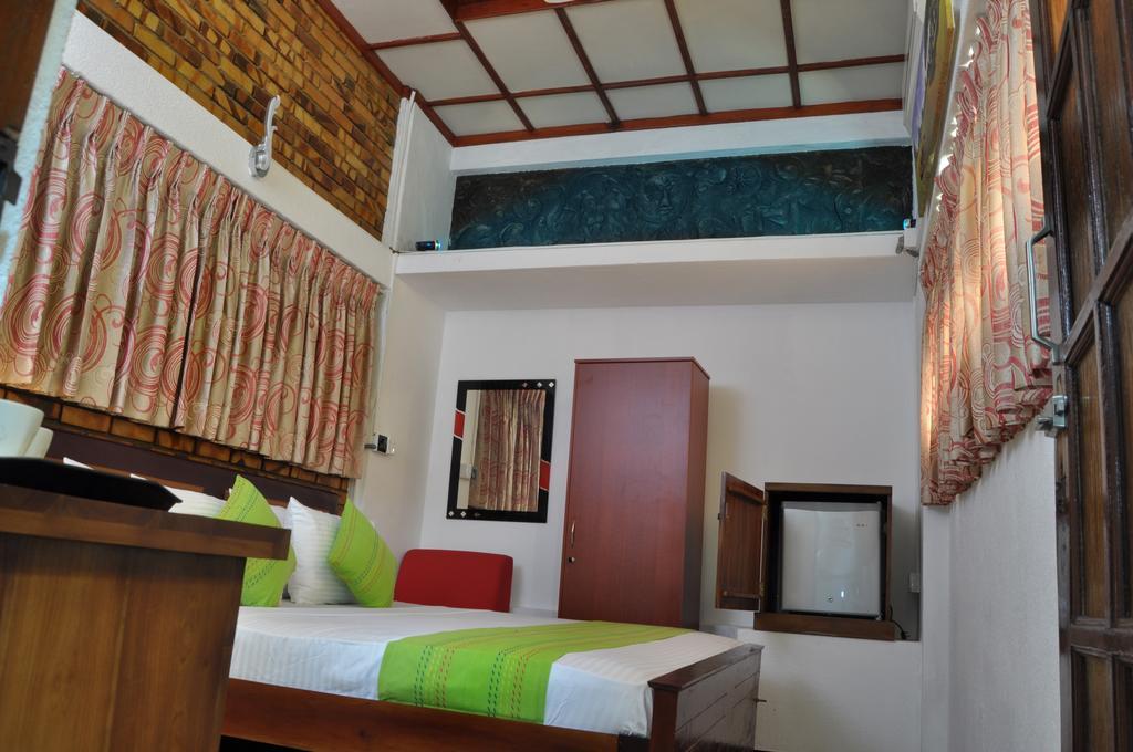 Guest Ryan Hotel Katunayaka Kültér fotó