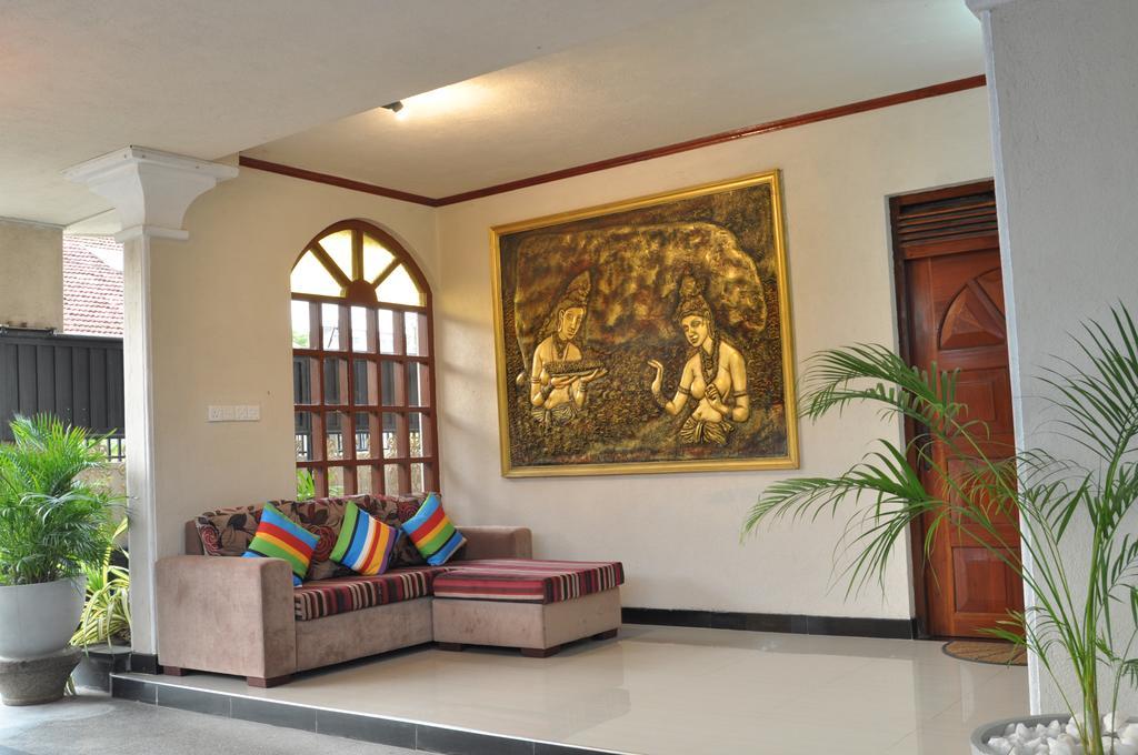 Guest Ryan Hotel Katunayaka Kültér fotó