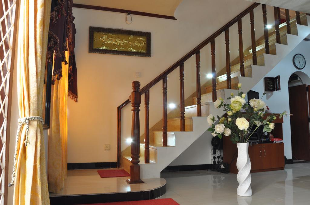 Guest Ryan Hotel Katunayaka Kültér fotó