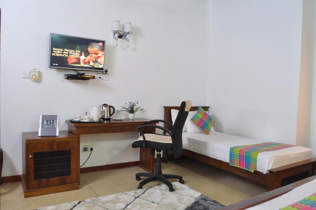 Guest Ryan Hotel Katunayaka Kültér fotó