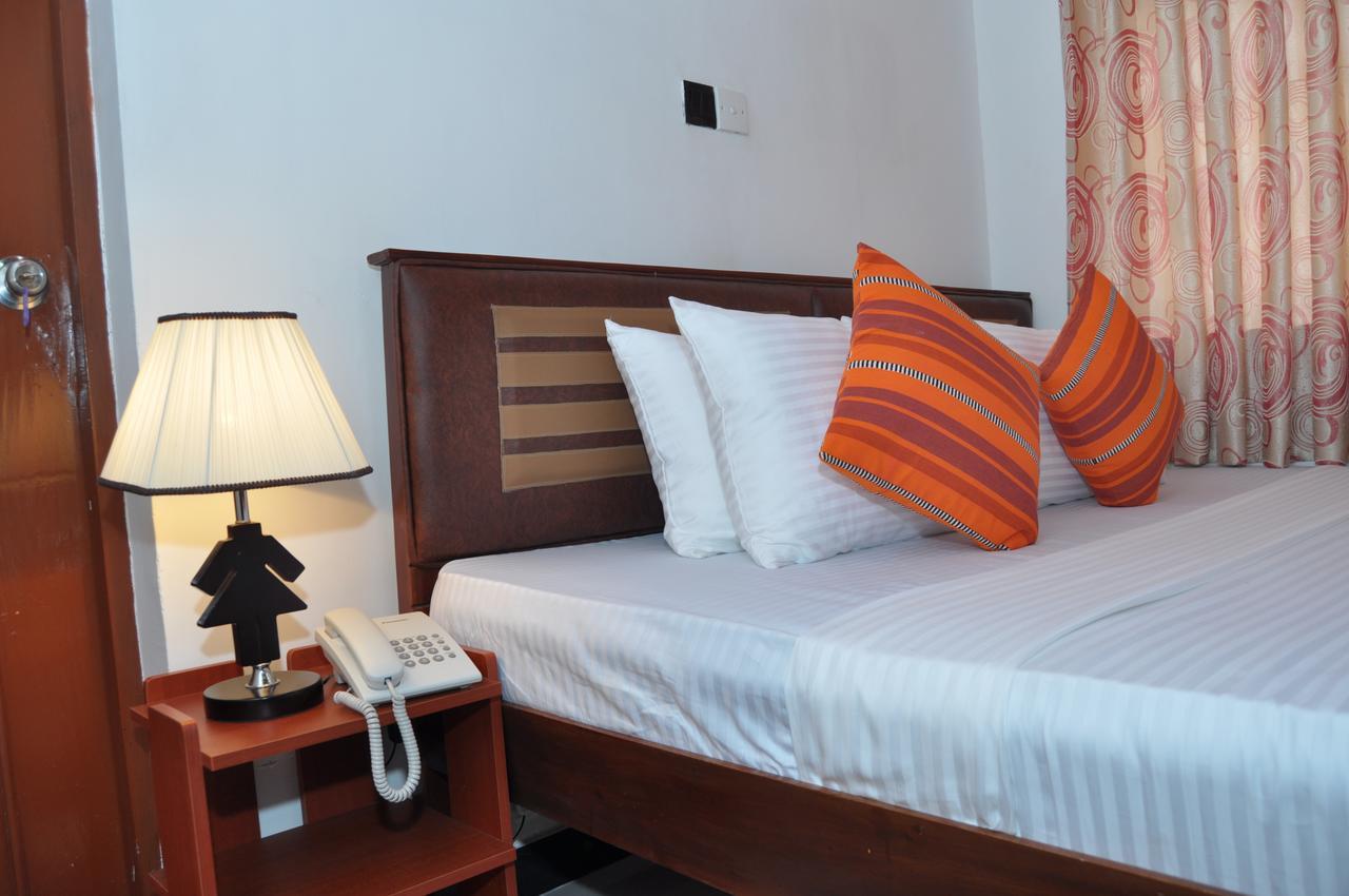 Guest Ryan Hotel Katunayaka Kültér fotó