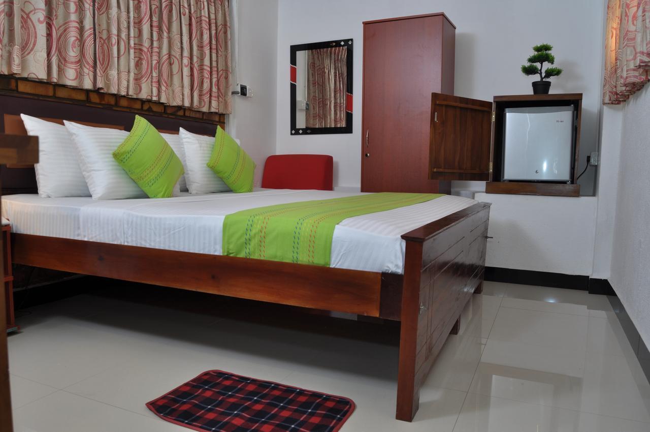 Guest Ryan Hotel Katunayaka Kültér fotó