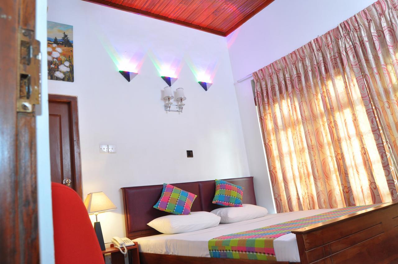 Guest Ryan Hotel Katunayaka Kültér fotó