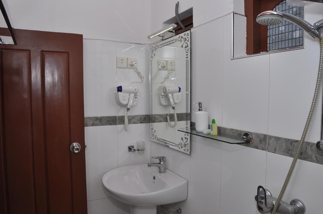 Guest Ryan Hotel Katunayaka Kültér fotó